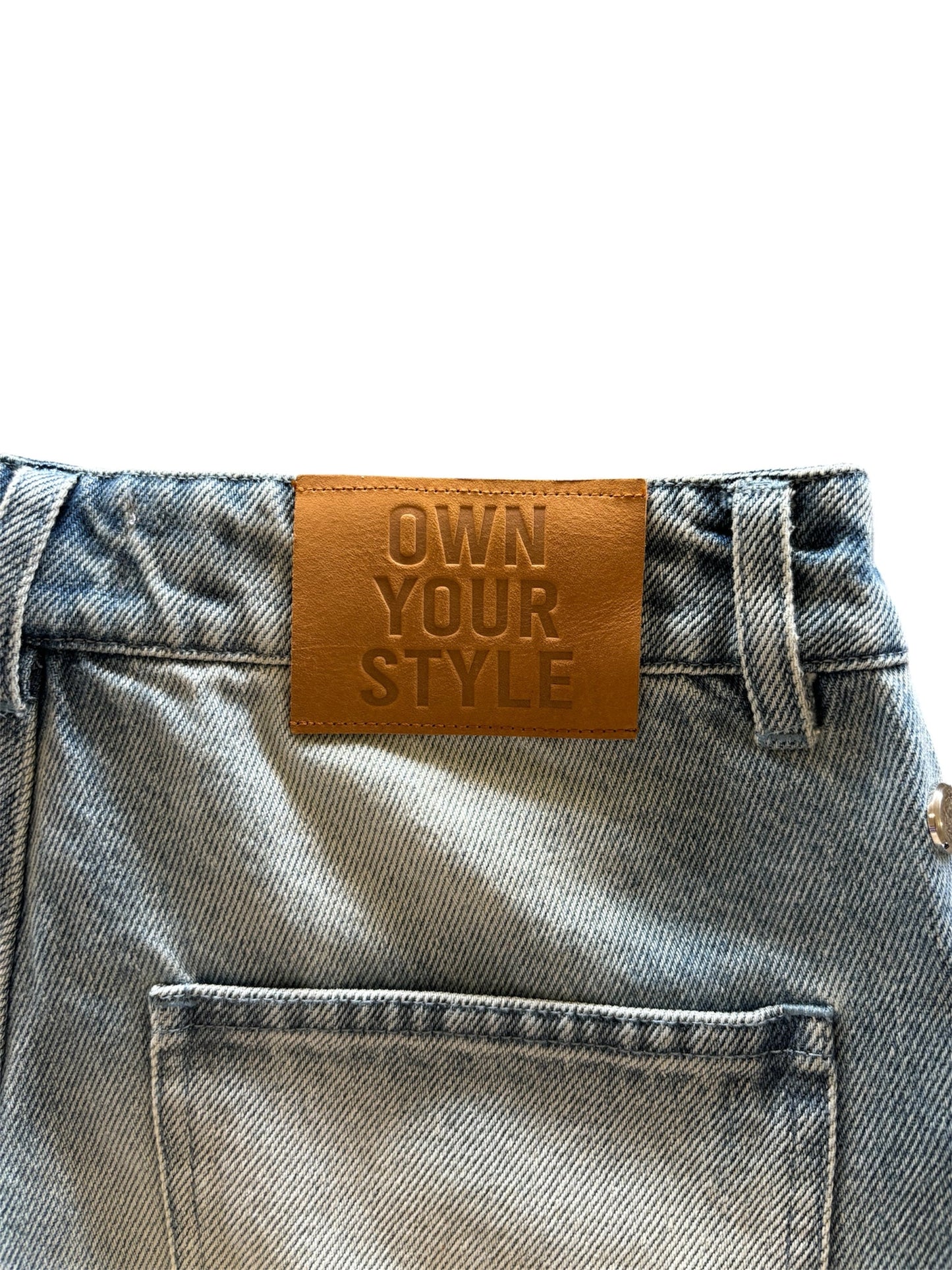 BLUE WASHED BUTTON DENIM